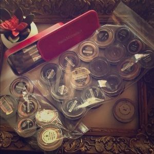 BareMinerals eyeshadow/foundation & brush bundle